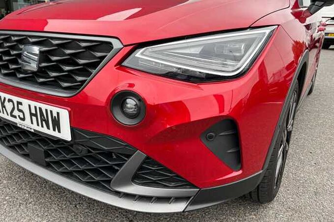 SEAT Arona 1.5 TSI FR Black Edition SUV 5dr Petrol DSG Euro 6 (s/s) (150 ps)